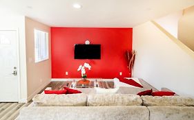 Large Condo Sleeps 10 Near Downtown Los Angeles